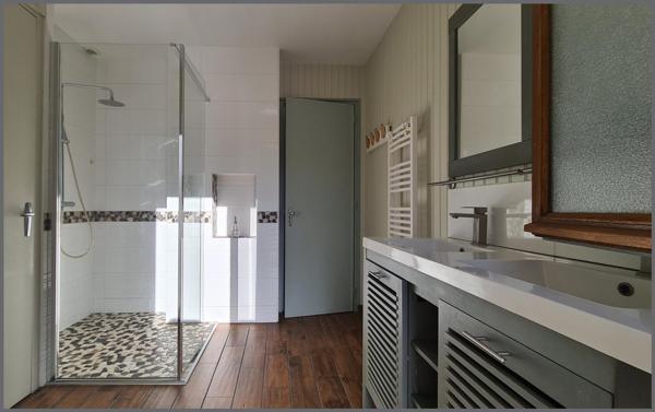 Maison à Bressuire, 79300 - 7 pièces 155m²