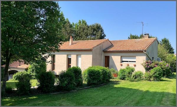 Maison à Bressuire, 79300 - 7 pièces 155m²