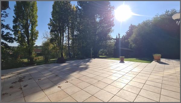 Maison à Bressuire, 79300 - 7 pièces 155m²