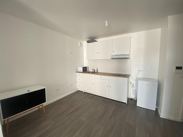 Appartement Corbeil Essonnes 2 pièce(s) 43.70 m2