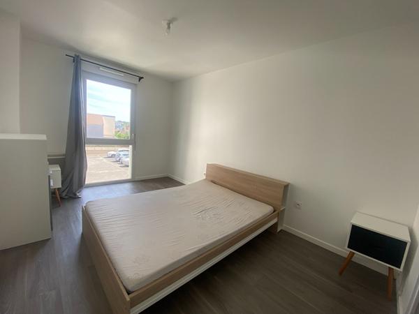 Appartement Corbeil Essonnes 2 pièce(s) 43.70 m2