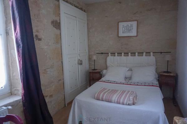 Superbe ensemble immobilier du XIXe siècle situé au coeur de la nature préservée du Périgord vert.