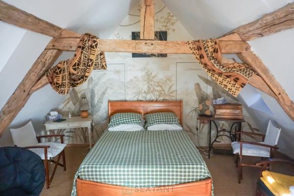 Superbe ensemble immobilier du XIXe siècle situé au coeur de la nature préservée du Périgord vert.