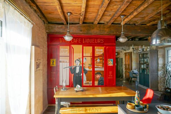 Superbe ensemble immobilier du XIXe siècle situé au coeur de la nature préservée du Périgord vert.