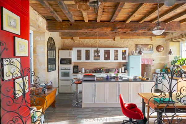 Superbe ensemble immobilier du XIXe siècle situé au coeur de la nature préservée du Périgord vert.