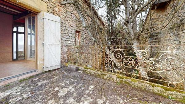 Maison ancienne - Belves Propriété en pierre du Périgord avec dépendances, piscine, vue dégagée et calme !