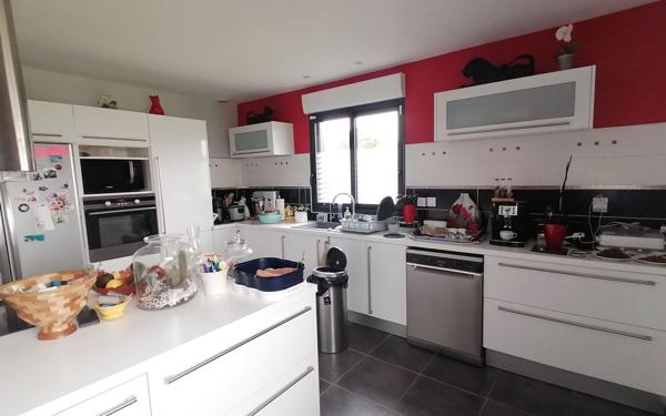 Maison à vendre    4 pièces • 169 m2 Semussac