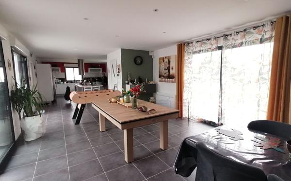 Maison à vendre    4 pièces • 169 m2 Semussac