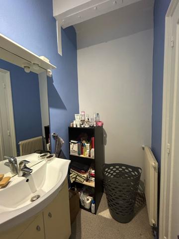 Romans-sur-Isère (26100) Appartement T2 VENDU MEUBLé , Romans sur Isère , PLACE MAURICE FAURE . façade propre . toiture refaire