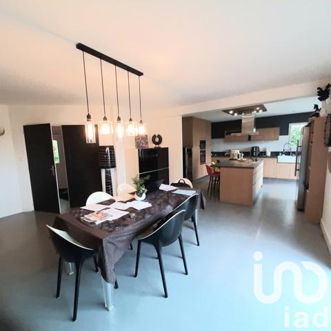 Maison à vendre 8 pièces 182 m² Carhaix-Plouguer