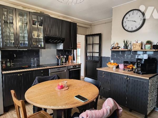 MAISON DE VILLE RENOVEE AU CALME A NEUILLY SAINT FRONT