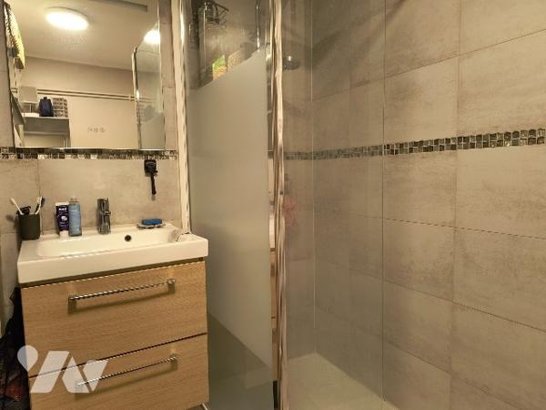 MAISON DE VILLE RENOVEE AU CALME A NEUILLY SAINT FRONT