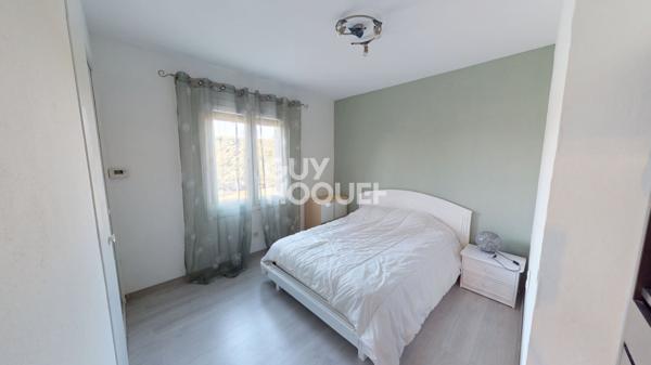 MINERVOIS - Maison plain pied 4 chambres avec garage et jardin.