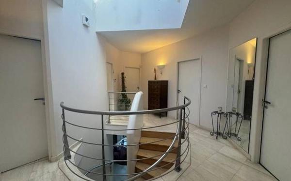 Maison à vendre    6 pièces • 195 m2 Toulouse