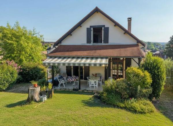 Maison contemporaine - Souillac Souillac centre – Maison de ville en excellent état avec jardin, garage et appartement indépendant