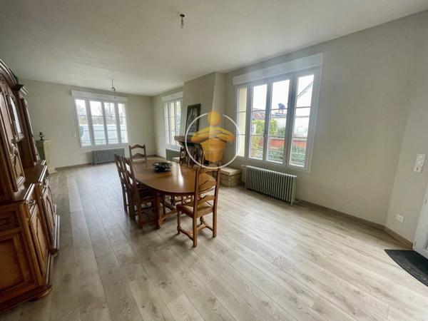 Vente Maison 9 pièces 295 m2 à Charmes