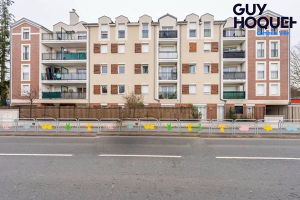 LOCATION : appartement T4 (71 m²) à QUINCY SOUS SENART