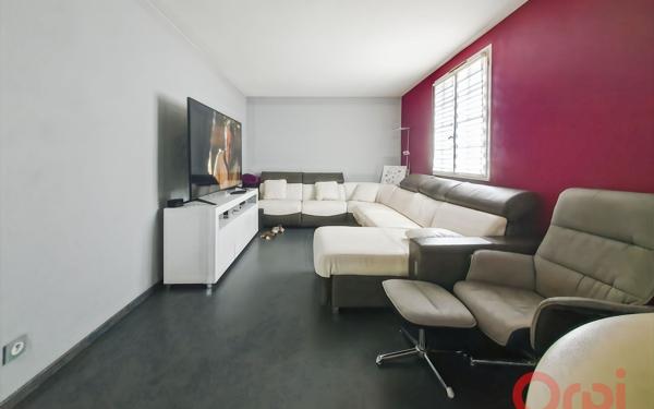 Maison à vendre    6 pièces •  Vias