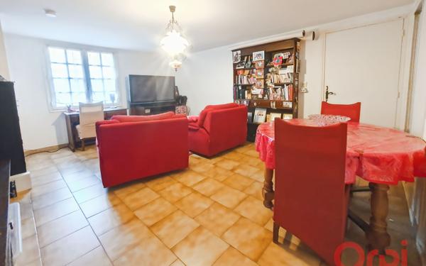 Maison à vendre    6 pièces •  Vias