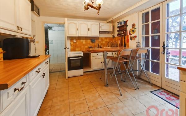 Maison à vendre    6 pièces •  Vias