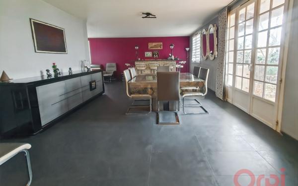 Maison à vendre    6 pièces •  Vias