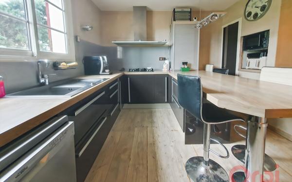 Maison à vendre    6 pièces •  Vias