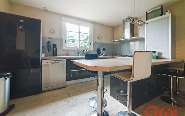 Maison à vendre    6 pièces •  Vias