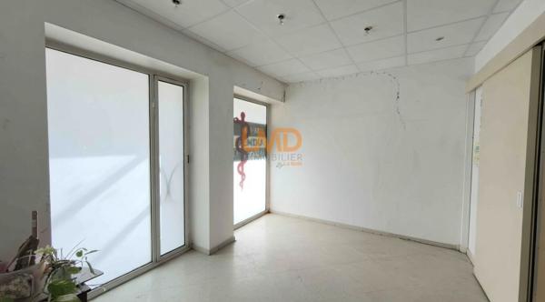 Local pro/commercial 58 m² forte visibilité