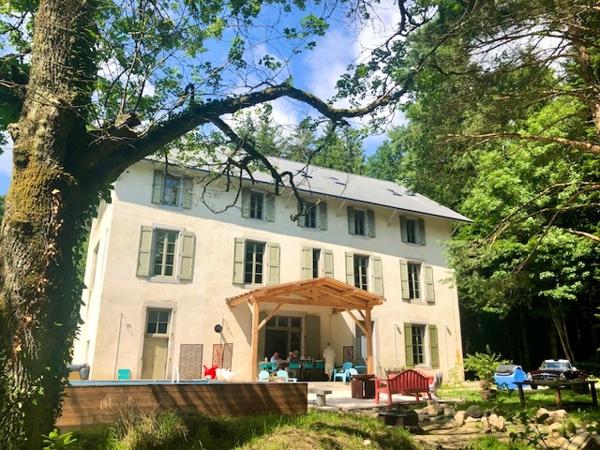 Demeure exceptionnelle du 19 siecles de 600 m² avec ascenseur privé, piscine chauffée et parc de 2 hectares