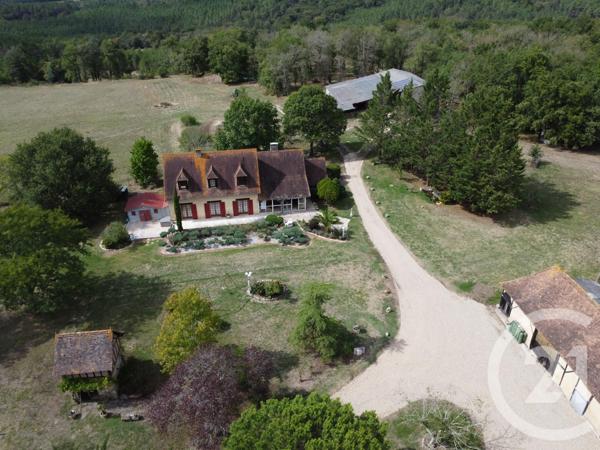 Maison à vendre  13 pièces - 343,80 m2 ST PIERRE D EYRAUD - 24