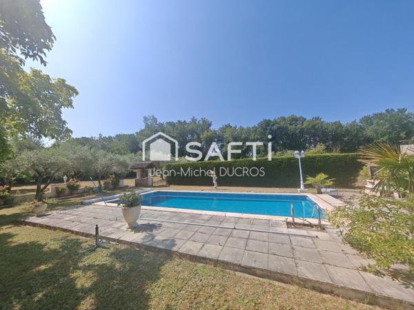 sur 4243m² de terrain grande maison avec piscine