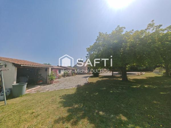 sur 4243m² de terrain grande maison avec piscine