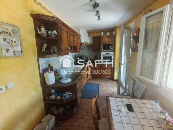 sur 4243m² de terrain grande maison avec piscine