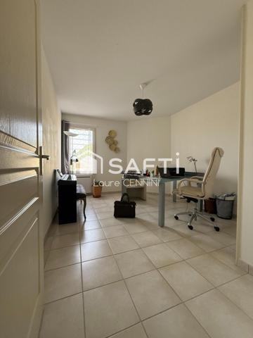 Appartement en excellent état avec grande terrasse