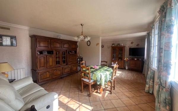 Maison à vendre    4 pièces •  Freneuse