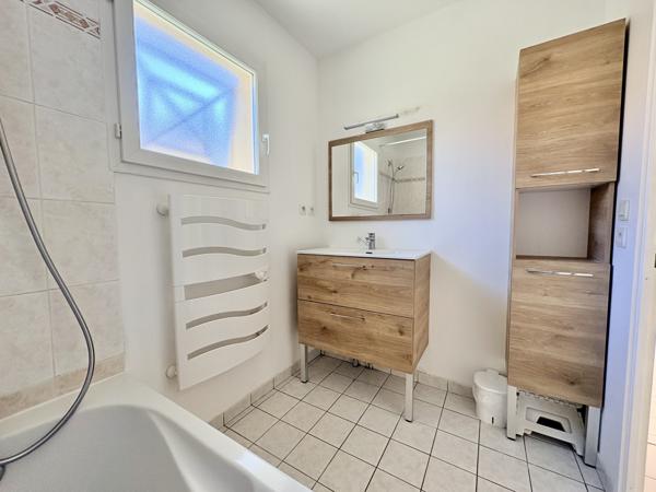 Maison
         4 pièces
        - 91 m² 285 000 € *