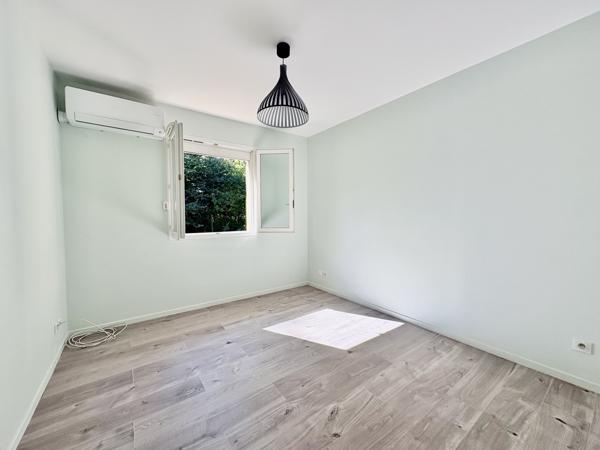 Maison
         4 pièces
        - 91 m² 285 000 € *