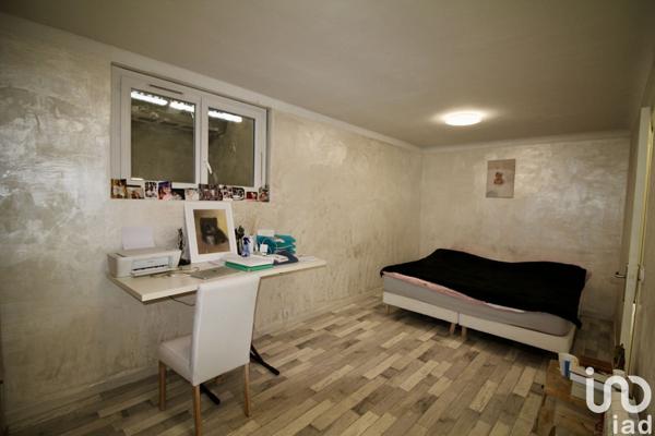 Appartement 7 pièces de 100 m² à Saint-Laurent-du-Var (06700)