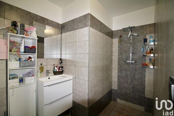 Appartement 7 pièces de 100 m² à Saint-Laurent-du-Var (06700)