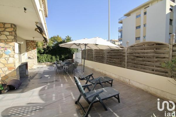 Appartement 7 pièces de 100 m² à Saint-Laurent-du-Var (06700)