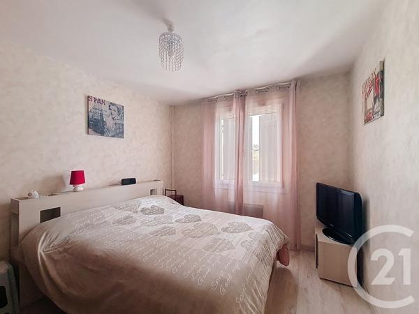 Maison à vendre  6 pièces - 115 m2 ST JEAN DE BEUGNE - 85