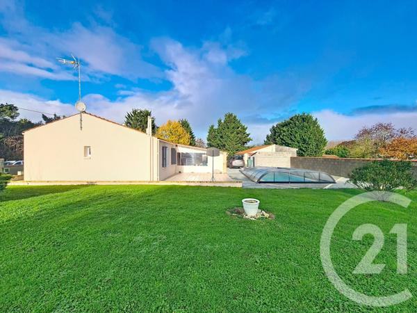 Maison à vendre  6 pièces - 115 m2 ST JEAN DE BEUGNE - 85