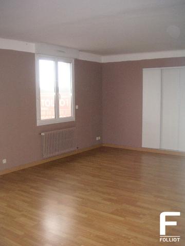 A louer appartement type F3 - centre ville de Carentan - 3e étage