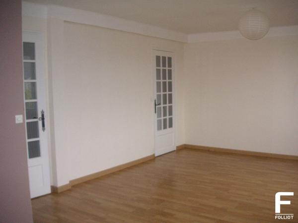 A louer appartement type F3 - centre ville de Carentan - 3e étage