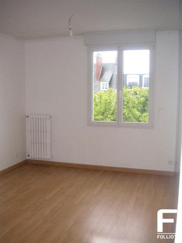 A louer appartement type F3 - centre ville de Carentan - 3e étage