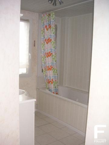 A louer appartement type F3 - centre ville de Carentan - 3e étage