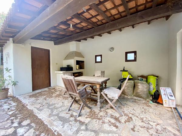 Villa à Poussan - Proche litorral - 5 hectares de terrain