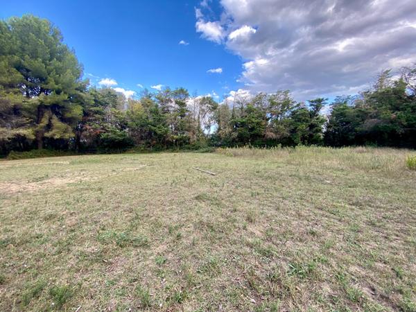 Villa à Poussan - Proche litorral - 5 hectares de terrain