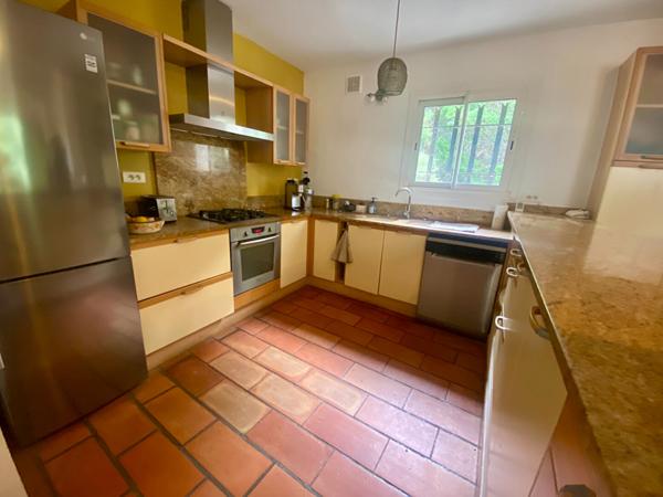 Villa à Poussan - Proche litorral - 5 hectares de terrain