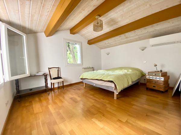 Villa à Poussan - Proche litorral - 5 hectares de terrain